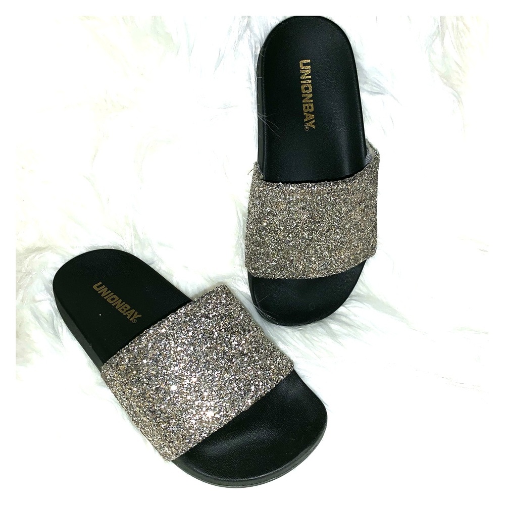 Unionbay glittery girl flip flops/slippers